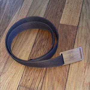 Grip6 Grip 6 Women's 1" x 38" Nylon Belt with Metal Woodgrain Buckle